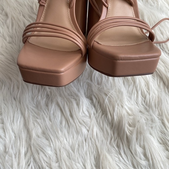 Steve Madden | Manzie Platform Heel - Picture 7 of 11